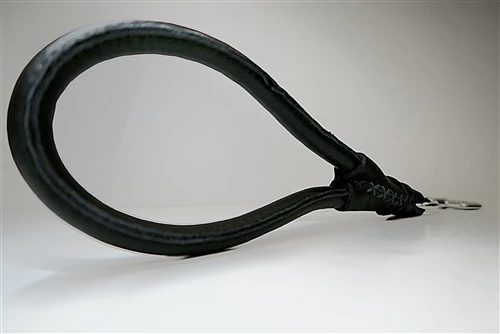 Tamed Handle (Two-Tone) - Round Leather Leash Handle 7 Tamed Handle (Two-Tone) - Round Leather Leash Handle - Image 5